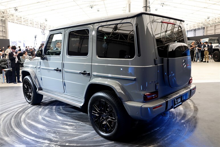 【その場でクルクル回る】巨体なのに小回り抜群!?　メルセデス・ベンツ G 580 ウィズ EQ テクノロジー発売