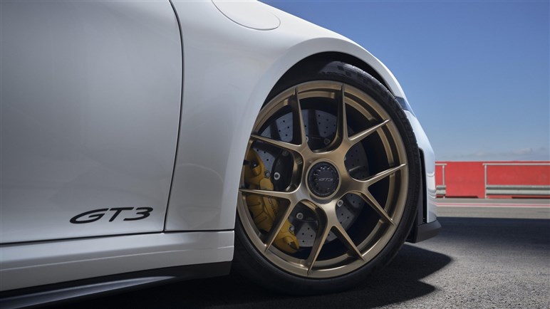 ポルシェ新型「911GT3」初公開！ 4L“ピュア”ボクサーは510PS、「ツーリング」同時発表。2814万円