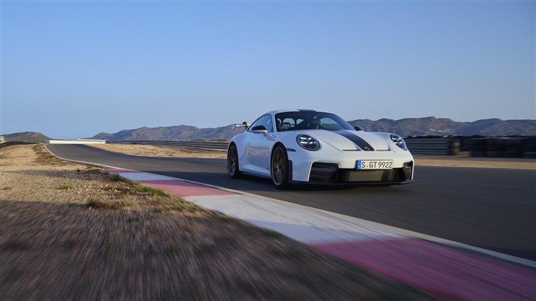 ポルシェ新型「911GT3」初公開！ 4L“ピュア”ボクサーは510PS、「ツーリング」同時発表。2814万円