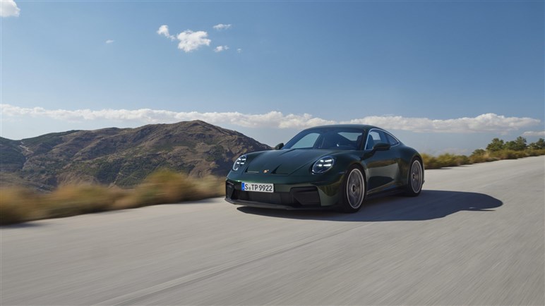 ポルシェ新型「911GT3」初公開！ 4L“ピュア”ボクサーは510PS、「ツーリング」同時発表。2814万円