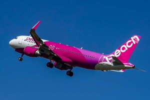 LCCのピーチが「関西空港の顧客対応スタッフ」自社体制へ 制服も新たに 狙いはどこに？