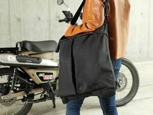 バイザー付きヘルメットも入る「ライダースヘルメットトートバッグ」がドッペルギャンガーから発売！ 折りたたみ式・容量26L