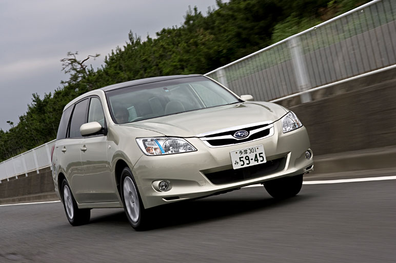 スバル初の本格ミニバン エクシーガの走り味は？