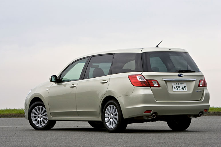 スバル初の本格ミニバン エクシーガの走り味は？