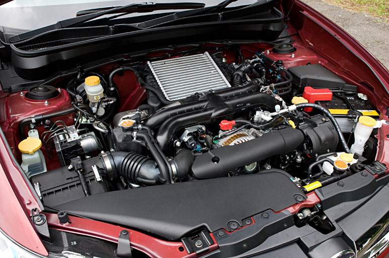 スバル初の本格ミニバン エクシーガの走り味は？