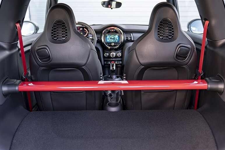 日常使いもできるサーキットマシン、ミニ JCW GP。ドイツでは日本から逆輸入の話も浮上