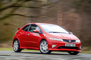 ホンダ・シビック・タイプRよりも良いホットハッチはあるだろうか？　憧れたFN2　英国記者の視点