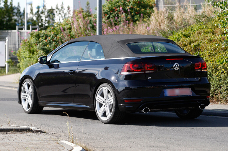 史上最速のゴルフ・カブリオレがパリでデビュー