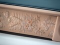 ロールス・ロイス「ファントム・ダンテル」 繊細な刺繍で彩られた芸術的インテリア