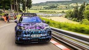 ポルシェ 新型「カイエン」 市販化前に優れたパフォーマンス披露【動画あり】