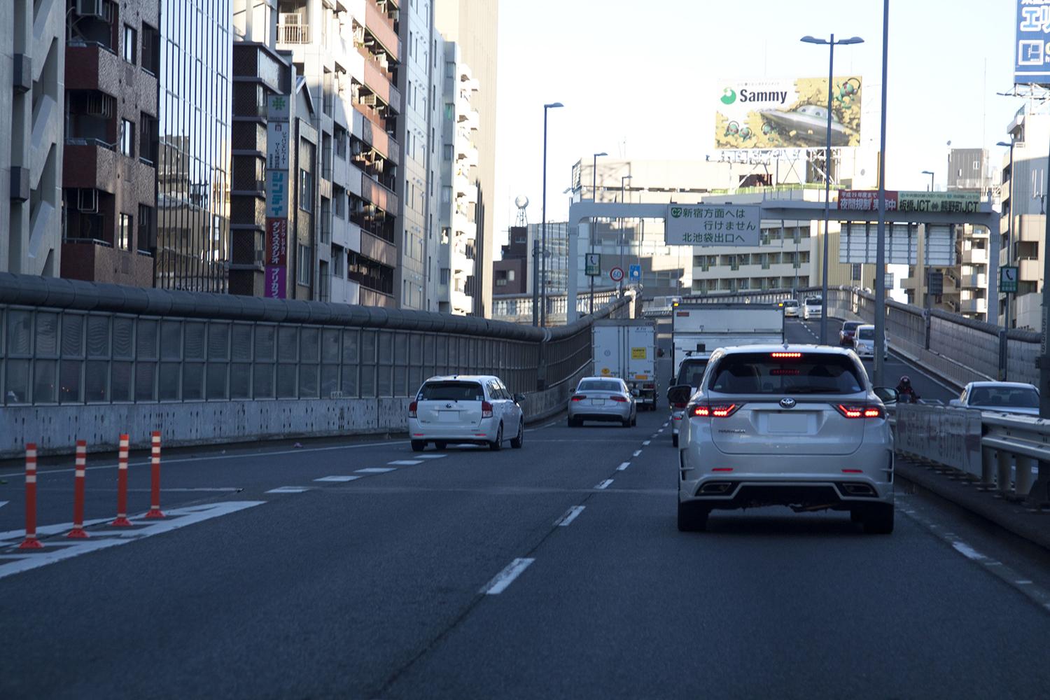 Acc のせいというウワサも 高速でやたら ブレーキランプ が連灯するクルマを見かけるワケ Web Cartop 自動車情報サイト 新車 中古車 Carview