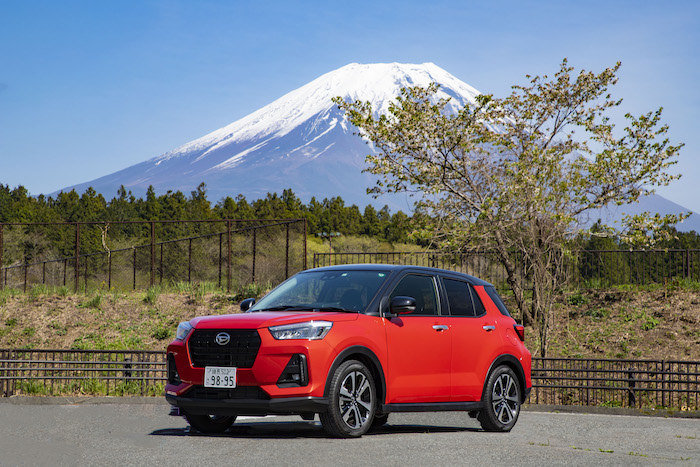 地味に人気な小型suv ロッキー キャンプ旅でわかった 爆売れ の理由 Auto Messe Web 自動車情報サイト 新車 中古車 Carview