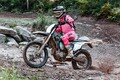 老舗の本気は“お値段以上”の衝撃!?　トライアンフ新型エンデューロ「TF 250-E」「TF 450-E」スペイン試乗