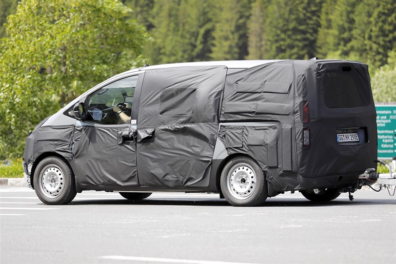 “韓国のエスティマ”が大幅改良へ ヒョンデの高級MPV「スターリア」マイチェンで大胆フェイスリフト