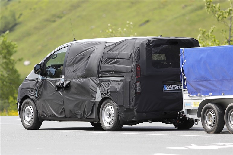 “韓国のエスティマ”が大幅改良へ ヒョンデの高級MPV「スターリア」マイチェンで大胆フェイスリフト