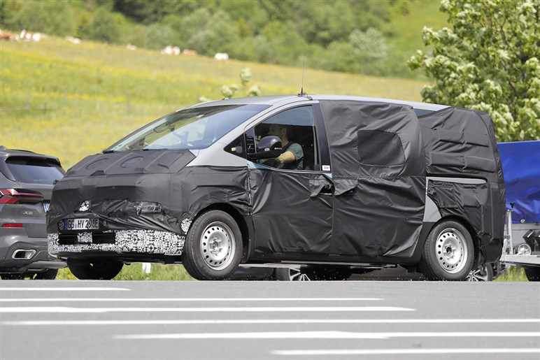 “韓国のエスティマ”が大幅改良へ ヒョンデの高級MPV「スターリア」マイチェンで大胆フェイスリフト