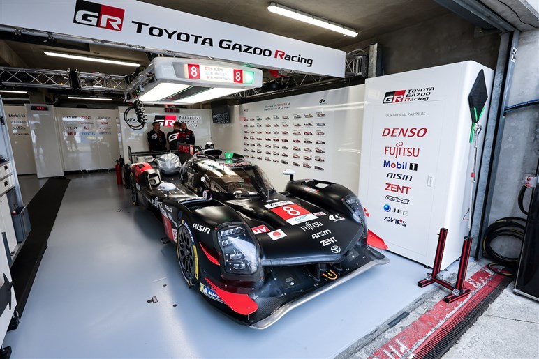 TGRがル・マンで水素エンジンハイブリッドのレーシングカーを公開。ホワイト×ブルーの色に込めた意味とは