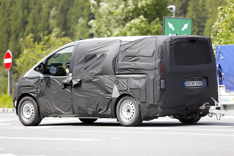 “韓国のエスティマ”が大幅改良へ ヒョンデの高級MPV「スターリア」マイチェンで大胆フェイスリフト