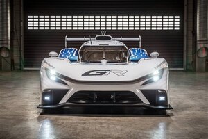 TGRがル・マンで水素エンジンハイブリッドのレーシングカーを公開。ホワイト×ブルーの色に込めた意味とは