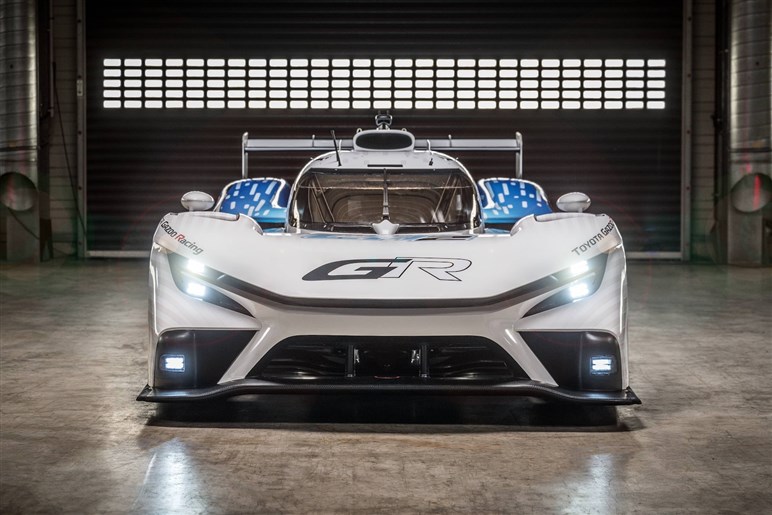 TGRがル・マンで水素エンジンハイブリッドのレーシングカーを公開。ホワイト×ブルーの色に込めた意味とは