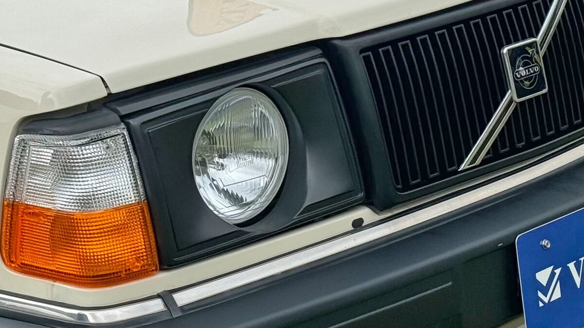 「えーっ、めっちゃイイじゃん…」ボディ全塗装でクラシックボルボの印象が激変！「これはマジで欲しくなる…」