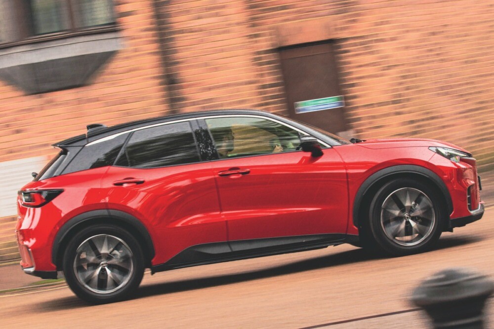 高価な「ヤリス・クロス」じゃない！　レクサスLBX　長期テスト（最終）　ハンサムで丁度いいサイズ