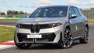 ゴールデンステアリングホイール2025　編集部賞ベストイノベーション賞は「BMW iX3」が受賞！