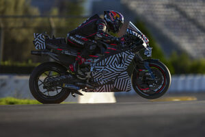 空力刷新のアプリリアが1-2。初見参ラズガットリオグルは新型V4エンジンでトップと1.3秒差／バレンシア公式テスト