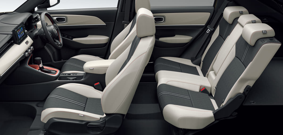 新型ヴェゼルの内装の特徴とは 旧型との違いやおすすめの純正アクセサリーを紹介 Auto Messe Web 自動車情報サイト 新車 中古車 Carview