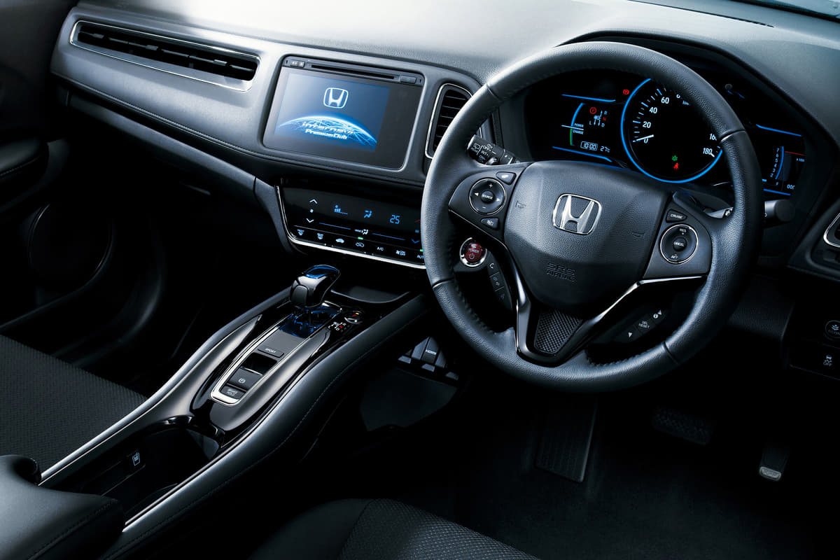 新型ヴェゼルの内装の特徴とは 旧型との違いやおすすめの純正アクセサリーを紹介 Auto Messe Web 自動車情報サイト 新車 中古車 Carview