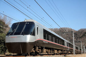 小田急の「歴代最速列車」ついに復活！ ロマンスカー増発 停車増えてもほぼダイヤ維持！ 3月改正