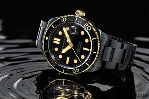 ヴィンテージ感あふれるダイバーズウォッチをリッチな“ブラック＆ゴールド”で再構築――スピニカーが挑む新境地とは