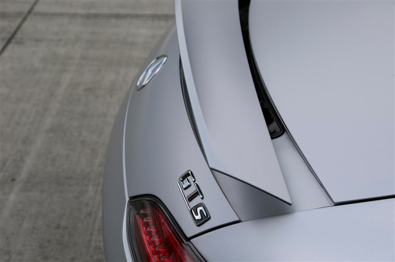 AMG GT Sで富士スピードウェイを走る。果たしてその実力は？