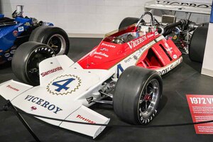 伝説のINDYカーとエンジンがずらり！アメリカン・モータースポーツの歴史が凝縮された博物館