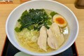 思わず笑みが!!　東名高速「港北PA」で出会った期間限定「わかめしおらーめん」のクオリティたるや!!　バイクで行く高速道路グルメ