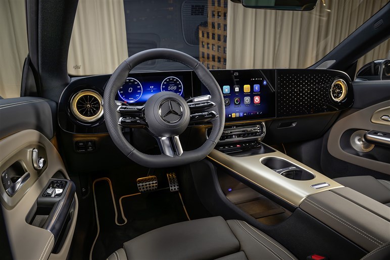 【V8モードだと!?】メルセデスAMG新型「CLA」は、3モーター500PS超で打倒テスラ「モデル3」を狙う