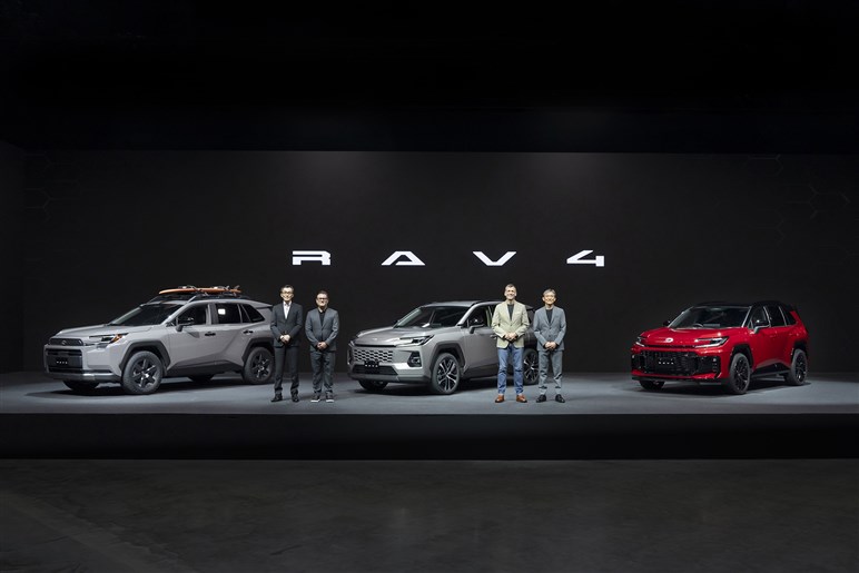 【八方美人】新型「RAV4」の“イイとこ取り”デザインの功罪。格上クラウンやランクル、ハリアー検討層も流れそう