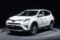 【八方美人】新型「RAV4」の“イイとこ取り”デザインの功罪。格上クラウンやランクル、ハリアー検討層も流れそう