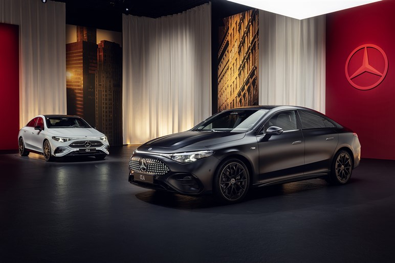 【V8モードだと!?】メルセデスAMG新型「CLA」は、3モーター500PS超で打倒テスラ「モデル3」を狙う