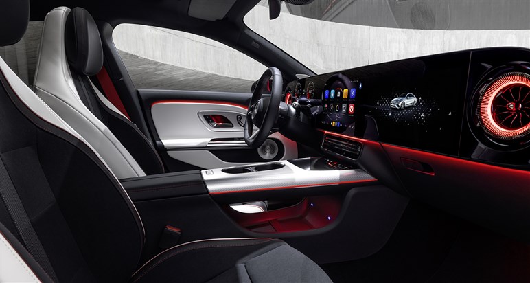 【V8モードだと!?】メルセデスAMG新型「CLA」は、3モーター500PS超で打倒テスラ「モデル3」を狙う
