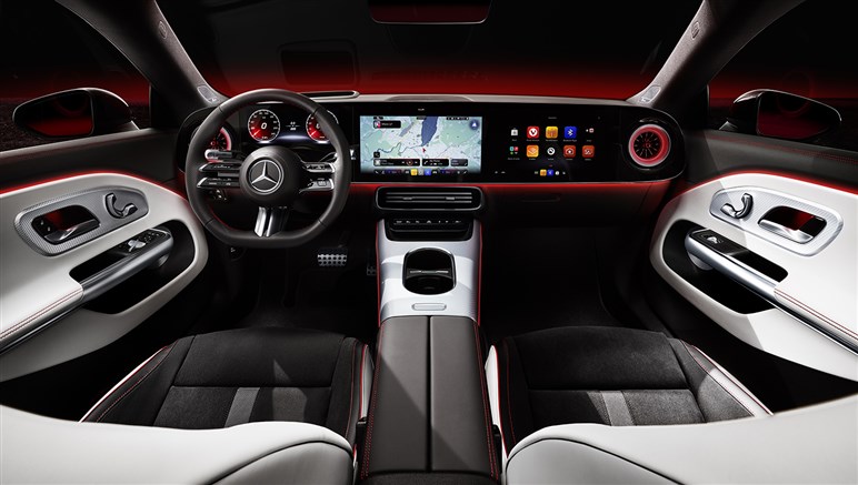 【V8モードだと!?】メルセデスAMG新型「CLA」は、3モーター500PS超で打倒テスラ「モデル3」を狙う