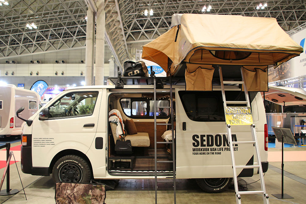 伸びるテーブル ハイエース キャンピングカー 技ありアイテムの1台 Autocar Japan 自動車情報サイト 新車 中古車 Carview