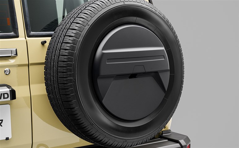 トヨタが予告する安価な「ミニランクル」の正体とは？ EV説や商用車ベース説、開発延期説まで浮上