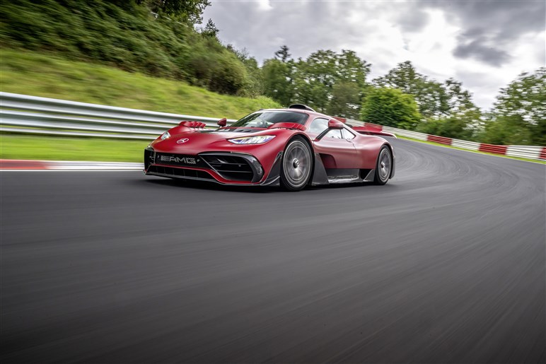 【ルーフレスの究極オープン】歴史的名車×F1技術が産んだメルセデスAMG新型「ピュアスピード」公開。どんな車？