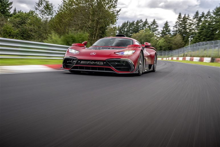 【ルーフレスの究極オープン】歴史的名車×F1技術が産んだメルセデスAMG新型「ピュアスピード」公開。どんな車？