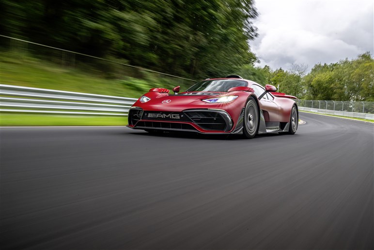 【ルーフレスの究極オープン】歴史的名車×F1技術が産んだメルセデスAMG新型「ピュアスピード」公開。どんな車？