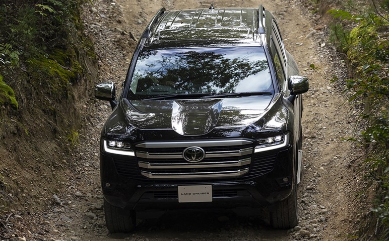 トヨタが予告する安価な「ミニランクル」の正体とは？ EV説や商用車ベース説、開発延期説まで浮上