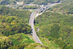 内房の渋滞頻発区間を抜本改良！「富津館山道路」さらに4車線化へ 国が延長6.8kmを選定