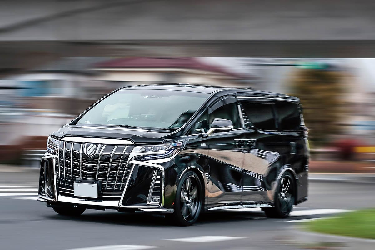 たいめいけん茂出木シェフのアルファードクッキングvol 2 お気に入りの車高調でさらに乗り心地を求めてみる スタイルワゴン ドレスアップナビ 自動車情報サイト 新車 中古車 Carview