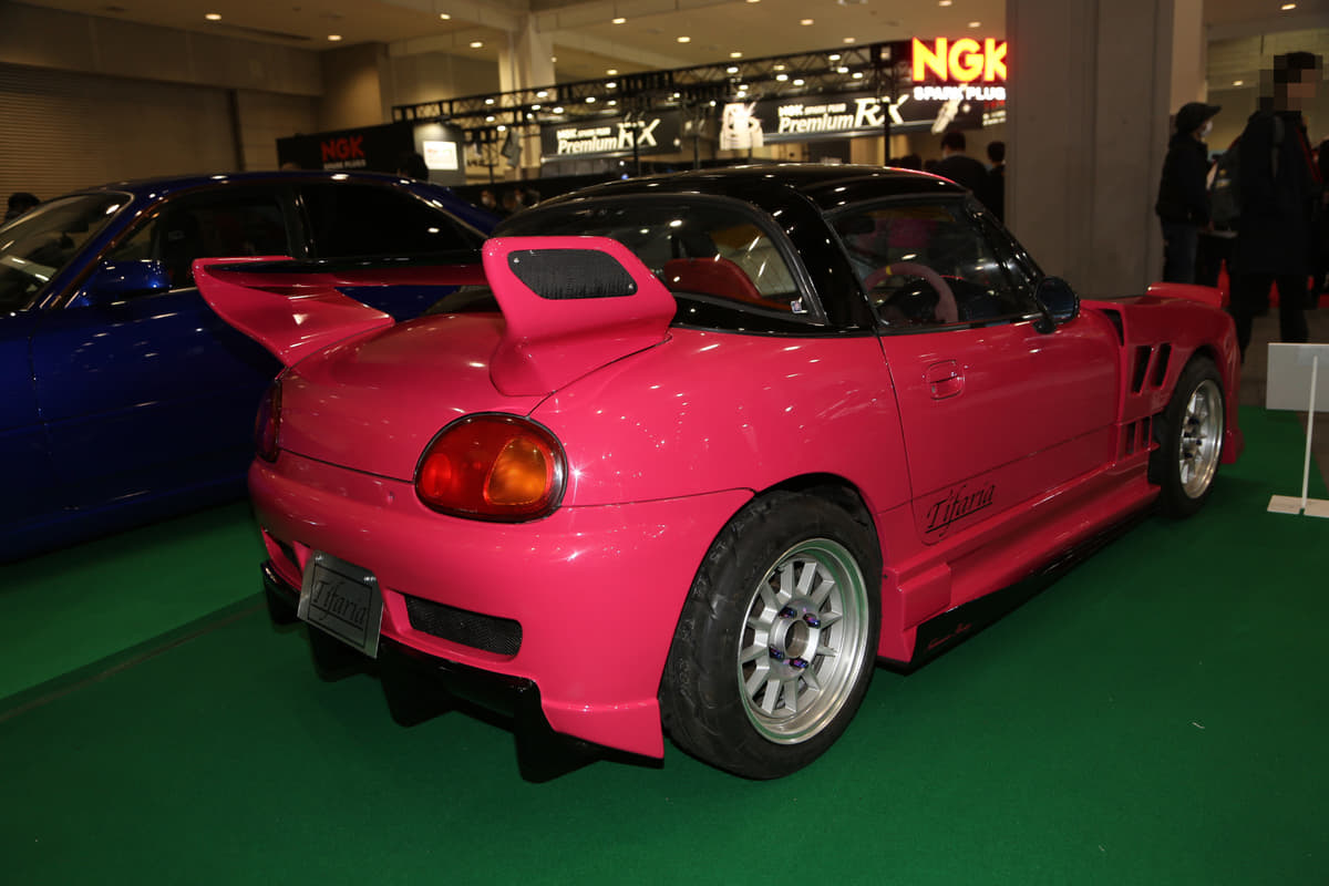 顔面移植 にブーム再燃 愛車を高級車のフェイスにお直しするカスタマイズとは 大阪オートメッセ Auto Messe Web 自動車情報サイト 新車 中古車 Carview
